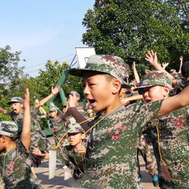 參加軍事特訓對孩子有哪些幫助呢