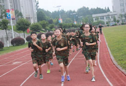 佛山中學生夏令營專注于青少年軍事拓展訓練