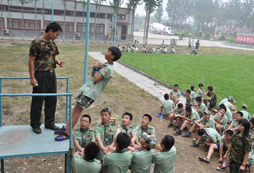 參加佛山中學生夏令營讓孩子勇敢的面對挫折