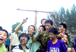 參加佛山中學生夏令營全面提高孩子的獨立自主的能力