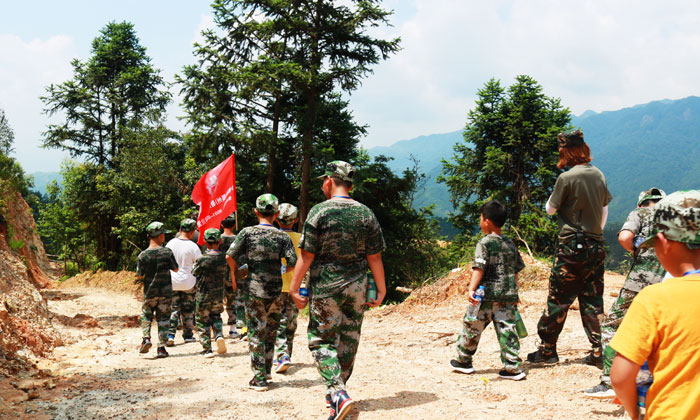 福建軍事夏令營(yíng)
