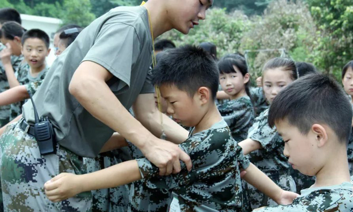 阜陽(yáng)軍事夏令營(yíng)的師資團(tuán)隊(duì)怎么樣？.jpg