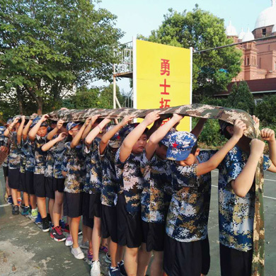 阜陽軍事拓展夏令營能教給孩子什么？