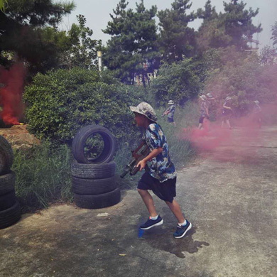 中小學(xué)生阜陽拓展夏令營讓你如鷹搏擊長空