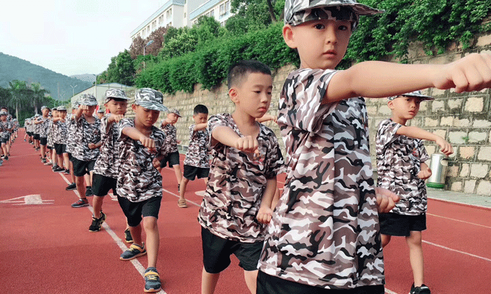 福州軍事夏令營的課程內(nèi)容.jpg