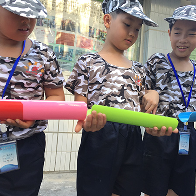 福州軍事拓展夏令營(yíng)磨練孩子的意志