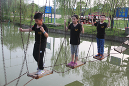 參加甘肅7天青少年警訓(xùn)夏令營(yíng)提高中小學(xué)生綜合素質(zhì)