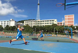 參加贛州青少年籃球夏令營(yíng)增強(qiáng)身體機(jī)能