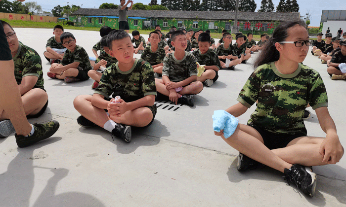 港澳臺(tái)小學(xué)生軍事夏令營的收獲.gif