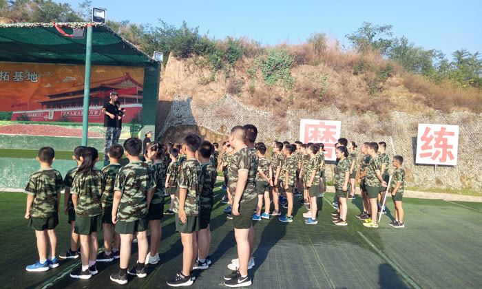固安軍事夏令營(yíng)師資