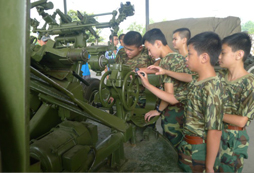 參加廣西軍事夏令營給孩子愉快的假期