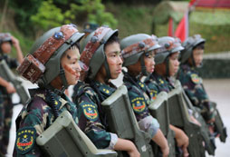 廣西兒童軍事夏令營為孩子提供一個吃苦的環(huán)境
