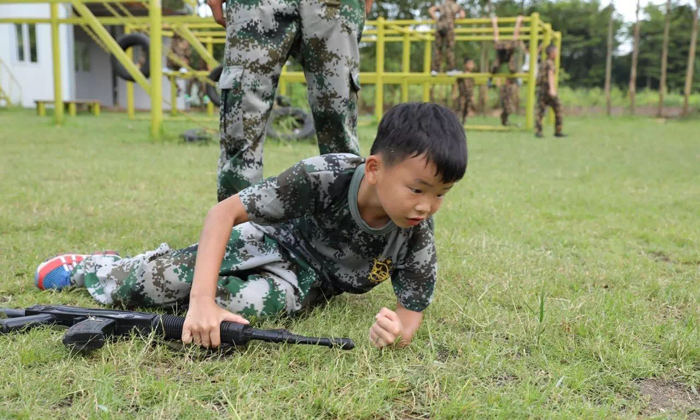 廣西青少年軍事夏令營(yíng)多少錢(qián)