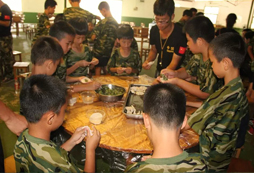廣西軍事夏令營的活動主題是什么？