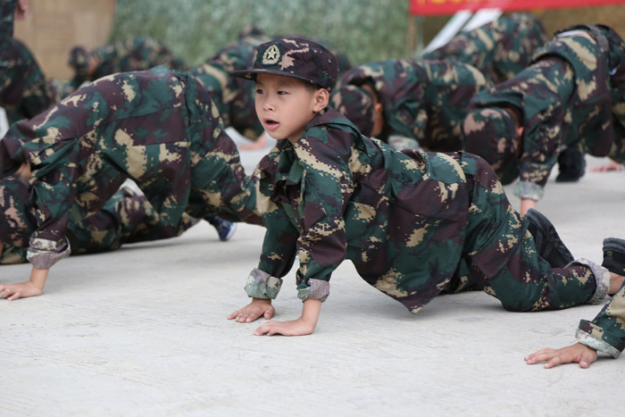 廣西崇左夏令營(yíng)軍訓(xùn)