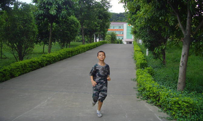 參加廣西軍事夏令營對(duì)于青少年有什么意義.jpg