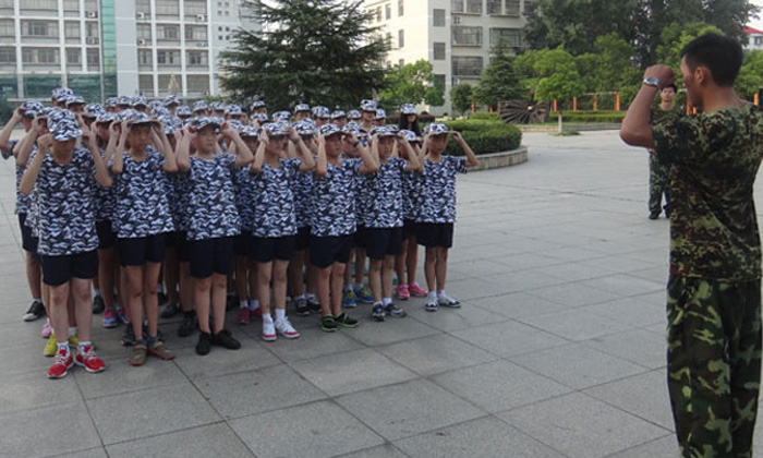 男孩子參加廣西夏令營(yíng)的好處.jpg
