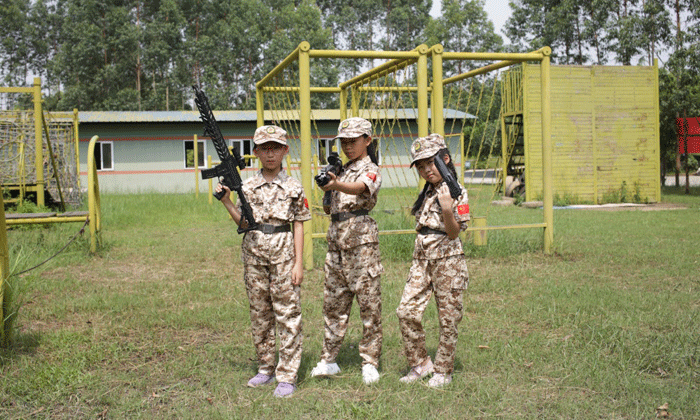 廣西軍事夏令營.gif