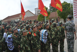 幾天的軍事夏令營能改變孩子的習(xí)慣？
