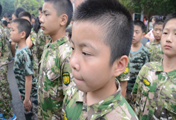 廣州軍事夏令營都能訓(xùn)練孩子哪些方面的能力