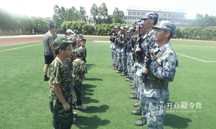 廣州特種兵夏令營(yíng)