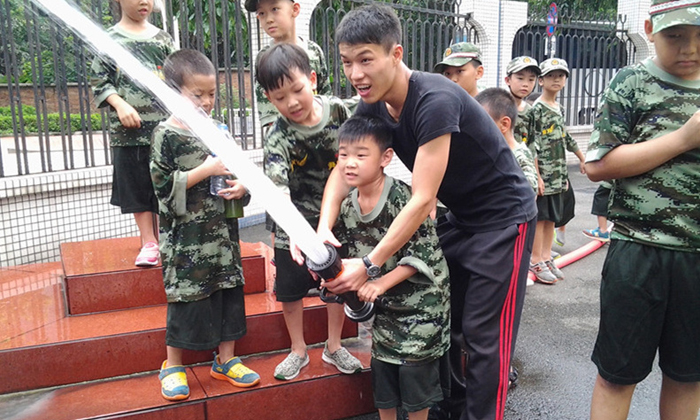 廣州假日軍旅夏令營(yíng)讓孩子學(xué)會(huì)獨(dú)立思考.jpg