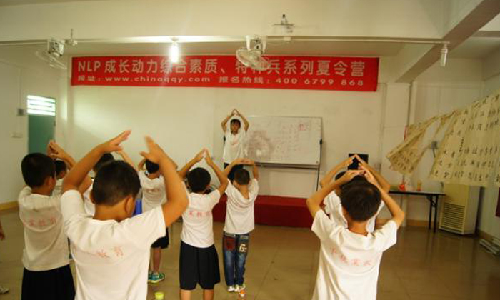 參加廣州英語夏令營學(xué)習(xí)純正美式英語.jpg