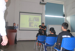 <strong>廣州封閉式夏令營(yíng)有更適合中小學(xué)生的防身訓(xùn)練課程！</strong>