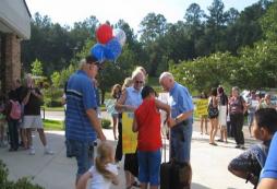  廣州英語(yǔ)夏令營(yíng)讓你見(jiàn)到外國(guó)人不懼