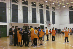 廣州體育夏令營教你如何進行反彈傳球