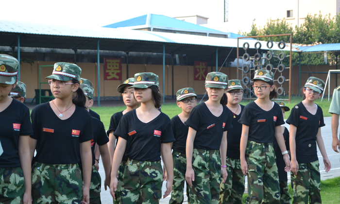 軍事特訓(xùn)給孩子一個(gè)蛻變的平臺(tái)