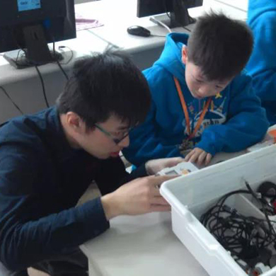 參加桂林科技夏令營有助于增強(qiáng)孩子自信心