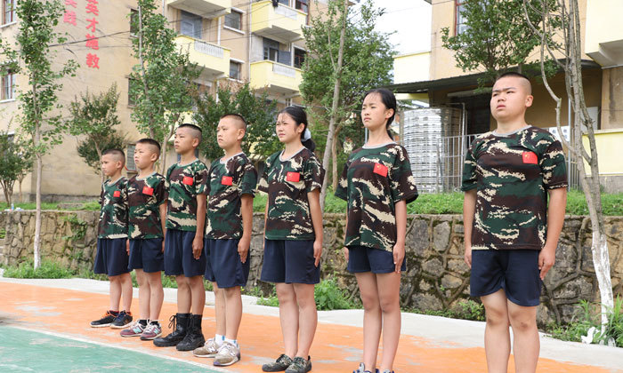 貴州青少年軍事夏令營(yíng)多少錢