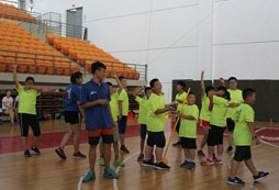 凱里市籃球夏令營帶你點(diǎn)燃假日激情！