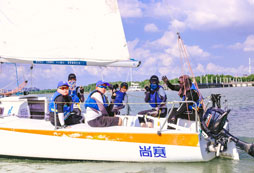 貴州帆船夏令營讓孩子學(xué)會乘風(fēng)破浪！