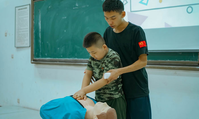 貴州拓展夏令營(yíng)有哪些