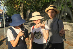 大學生參加國際夏令營體驗國外大學