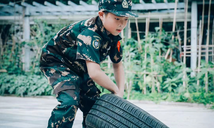 28天國內(nèi)軍事夏令營費用多少