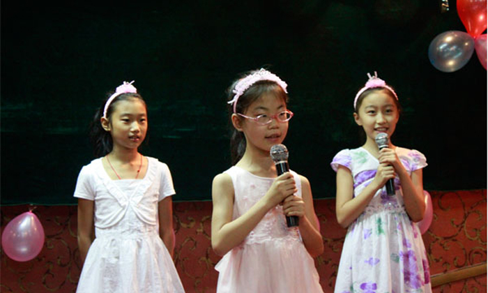 國(guó)內(nèi)女生夏令營(yíng).jpg