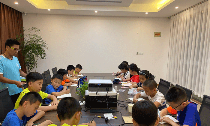 國內(nèi)夏令營多少錢