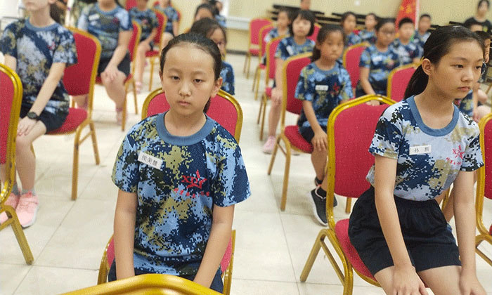國(guó)內(nèi)女子軍事夏令營(yíng)