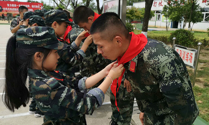 國內(nèi)很好的軍事夏令營(yíng)