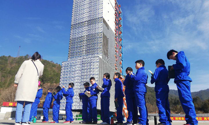 國內(nèi)青少年夏令營怎么樣