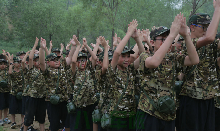 國(guó)內(nèi)少兒軍事夏令營(yíng)