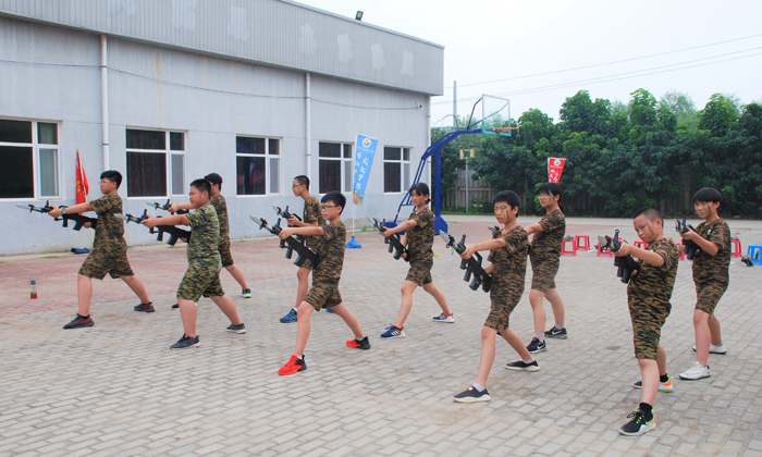 國(guó)內(nèi)比較好的軍事夏令營(yíng)