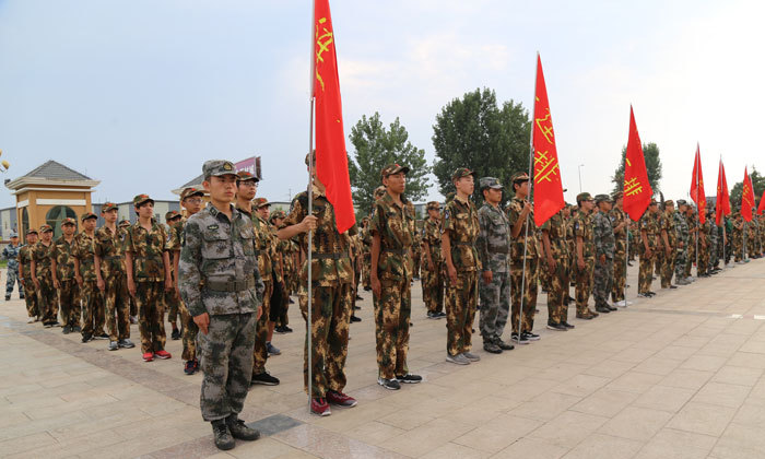 國內(nèi)受歡迎的軍事夏令營