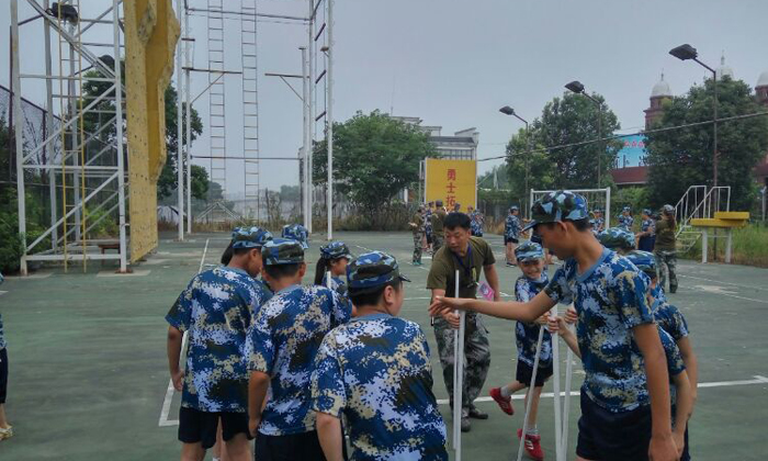 國內(nèi)軍事夏令營