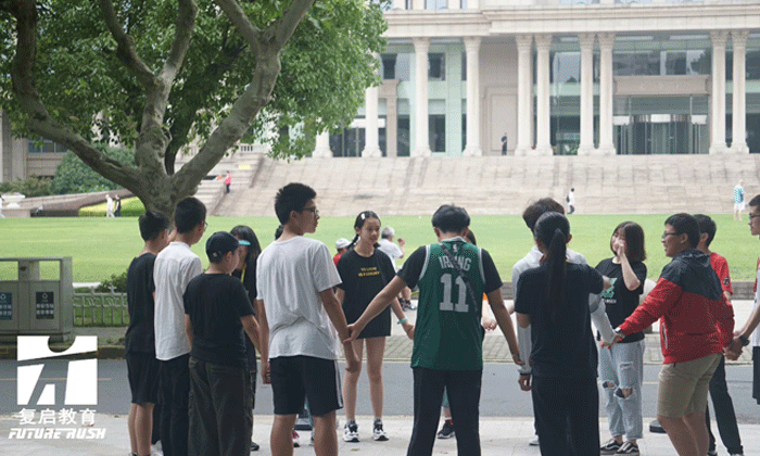 國(guó)學(xué)夏令營(yíng)的安全保障怎么樣？.gif