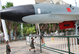 好大的飛機(jī)