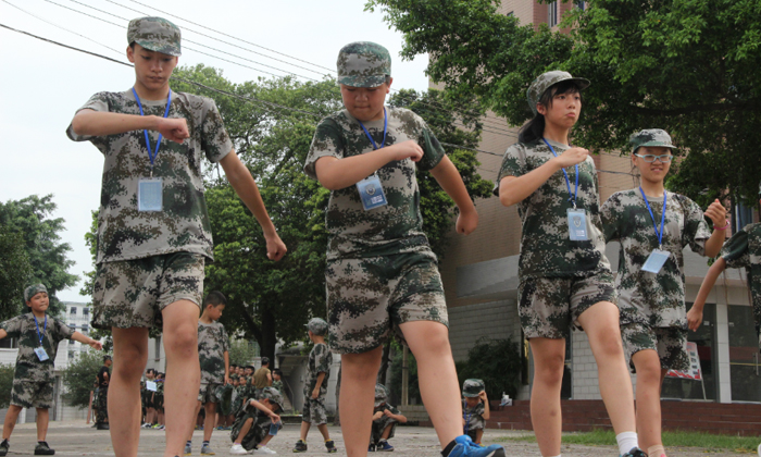 廣西黃埔軍事夏令營(yíng)學(xué)習(xí)軍步
